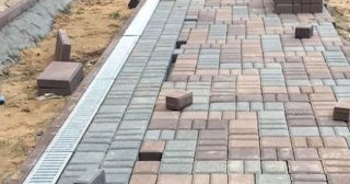 Укладка плитки на дорожке в Екатеринбурге от 820 руб. - доступная стоимость