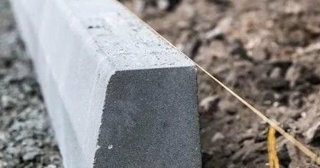 Установка бордюров для тротуарной плитки в Екатеринбурге - цена от 820 руб.