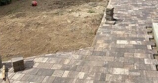 Профессиональная укладка тротуарной плитки на клей в Екатеринбурге в октябре