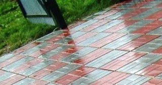 Профессиональная укладка цементной тротуарной плитки в Екатеринбурге в октябре