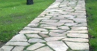 Профессиональная укладка камня на дорожки в Екатеринбурге в октябре