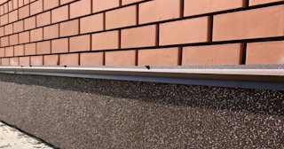 Облицовка цоколя керамогранитом в Екатеринбурге в октябре